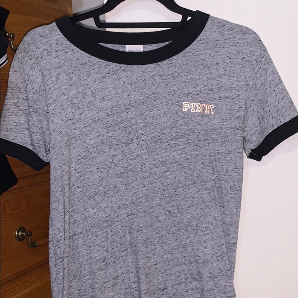 Grey tee
